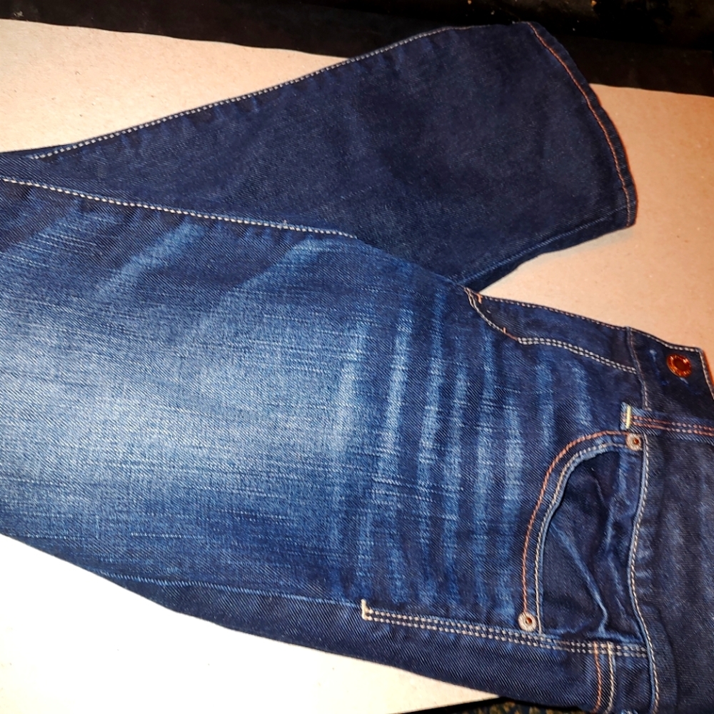 American eagle jeans!
